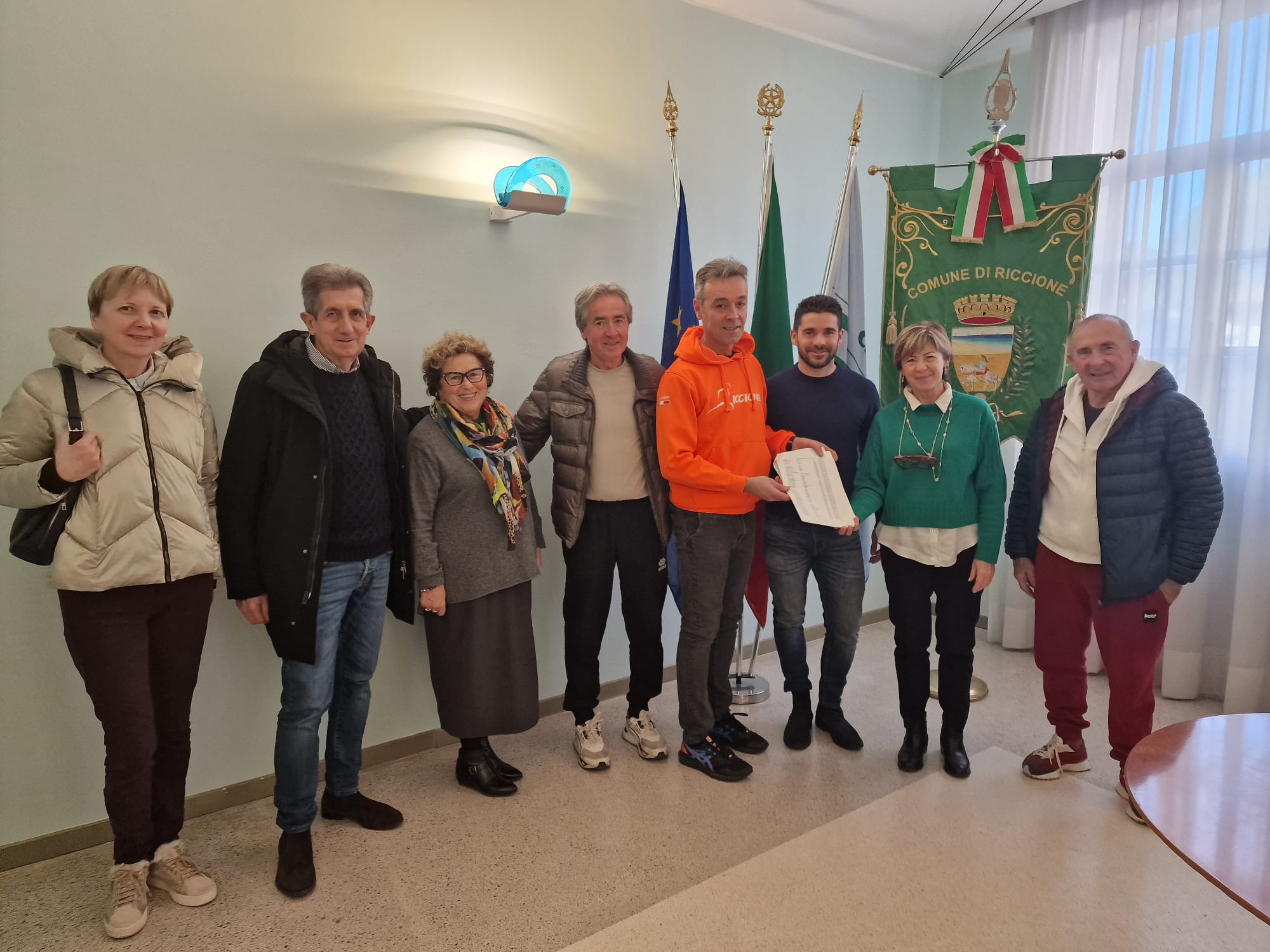 Raccolte e portate in Municipio oltre cinquecento firme  per intitolare all’ex sindaco Massimo Pironi “un luogo di sport”