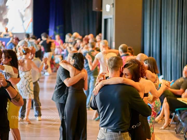 Il weekend di Riccione tra cultura, sport e relax: le atmosfere del tango argentino, le iniziative per bambini e lo sport con i campionati di salvamento