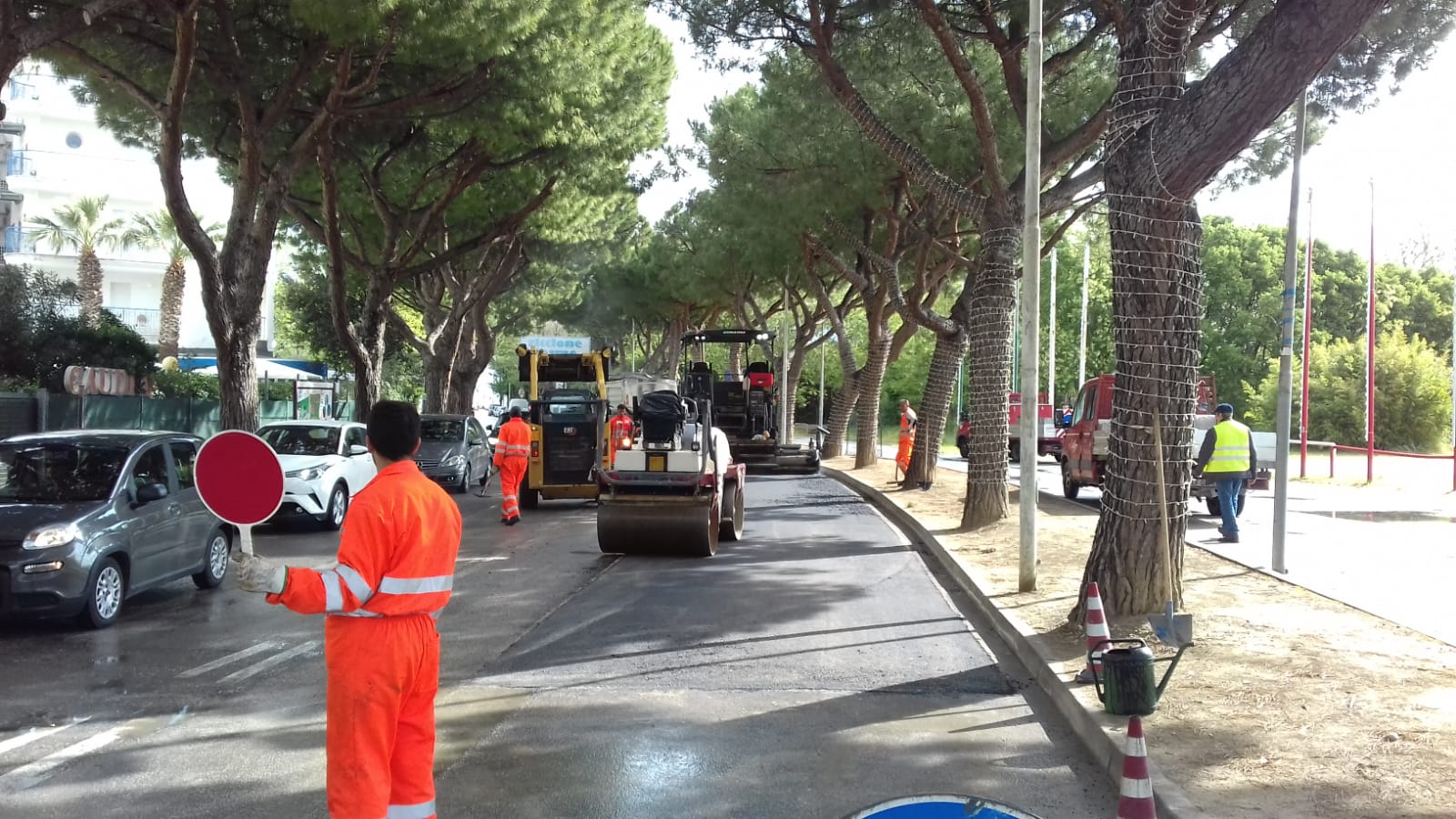 Un piano di manutenzione straordinaria per le strade di Riccione. L’assessore Imola: “Mai impiegate così tante squadre di operai e imprese per decoro e sicurezza”