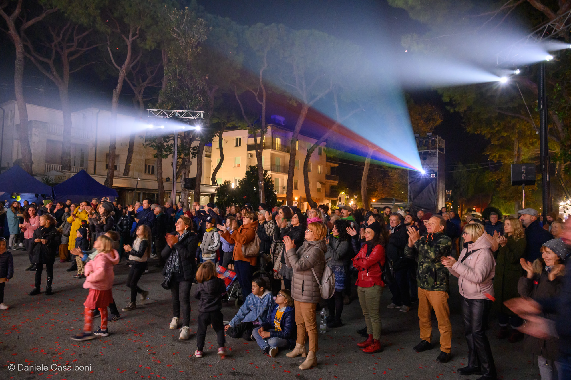 Piazzale Ceccarini la sera dello spettacolo "Visioni di Futuro"